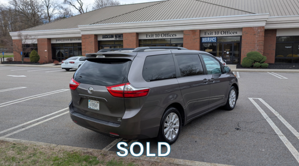 2015 Toyota Sienna LE AWD - Image 6