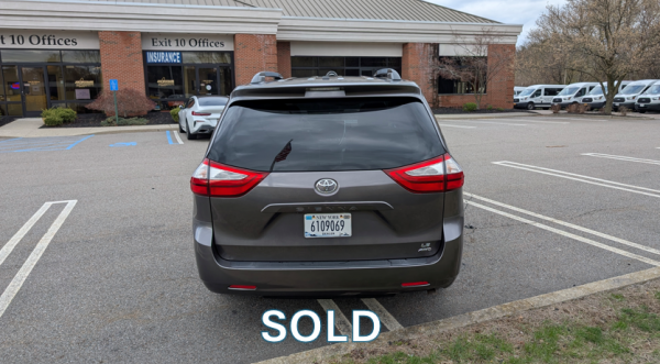 2015 Toyota Sienna LE AWD - Image 7