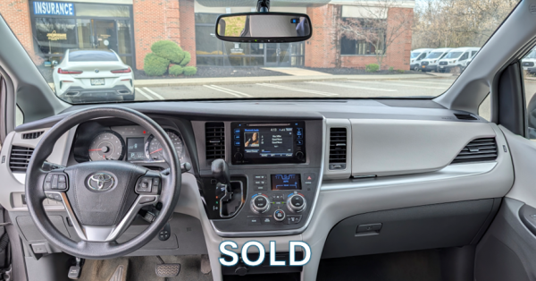 2015 Toyota Sienna LE AWD - Image 9